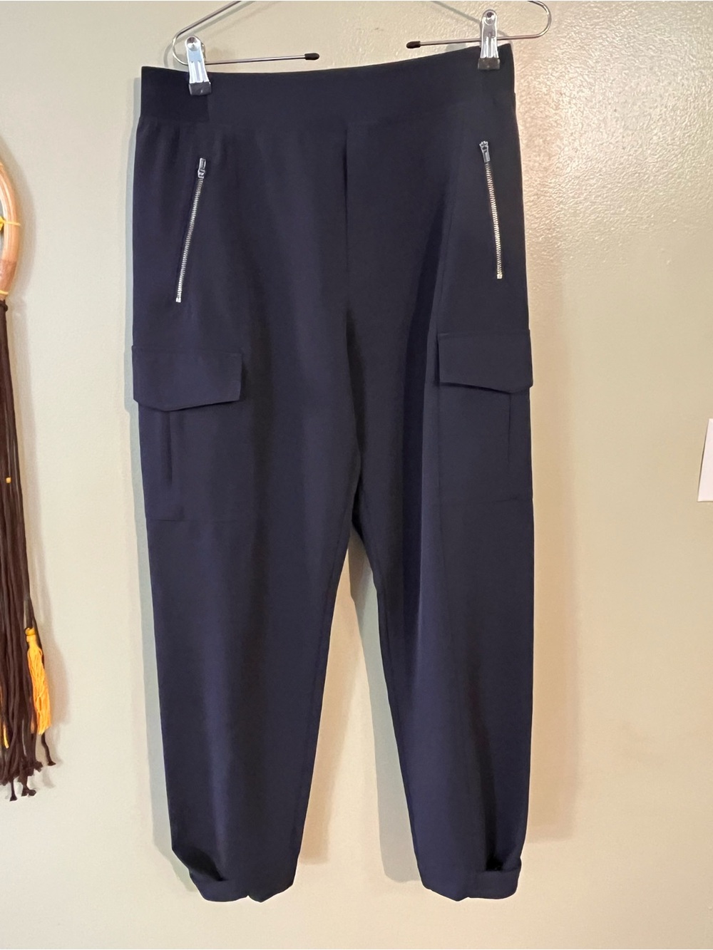 Athleta Endless Navy Cargo  Pants with Zip Pockets Pull On Ankle Size 10
